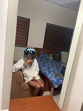 hiddenxdesire online show from November 2, 2025, 5:51 pm