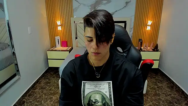 Snapshot of KAROLLJONES1 chatting on February 27, 2026, 7:35 pm KAROLLJONES1 online show from February 27, 2026, 7:35 pm