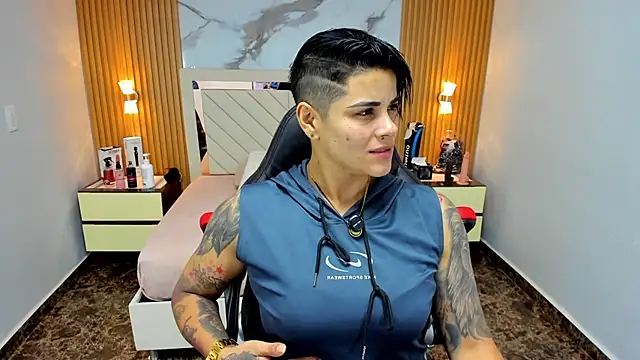 Snapshot of KAROLLJONES1 chatting on January 16, 2026, 8:02 pm KAROLLJONES1 online show from January 16, 2026, 8:02 pm