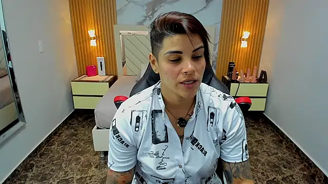 Snapshot of KAROLLJONES1 chatting on February 21, 2026, 12:40 pm KAROLLJONES1 online show from February 21, 2026, 12:40 pm