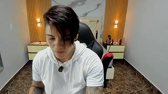 Snapshot of KAROLLJONES1 chatting on February 17, 2026, 7:33 pm KAROLLJONES1 online show from February 17, 2026, 7:33 pm