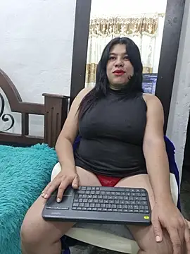 ALMAWHITE online show from October 4, 2025, 6:42 pm