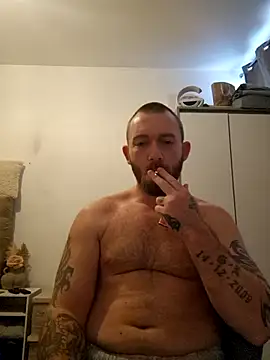 Snapshot of Mikeh609 chatting on October 23, 2025, 1:21 pm Mikeh609 online show from October 23, 2025, 1:21 pm