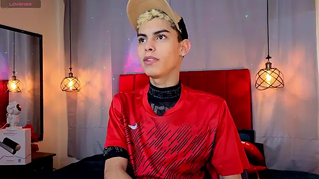 Room 69x online show from March 9, 2026, 12:09 pm