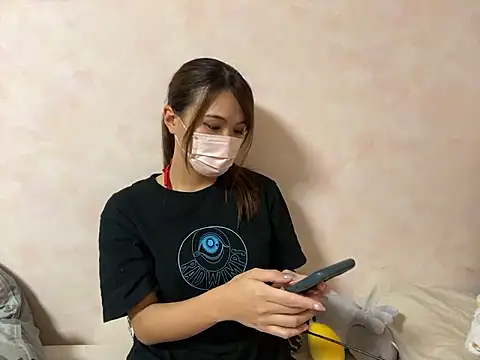 Snapshot of rad_chan chatting on October 17, 2025, 1:35 pm rad chan online show from October 17, 2025, 1:35 pm