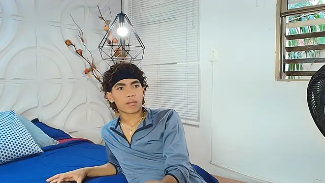 AlanCutee online show from June 3, 2026, 2:33 pm