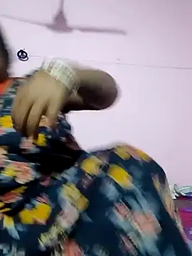 Cute-Swewty online show from December 18, 2025, 1:04 pm