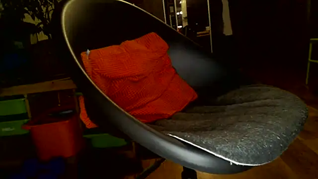 TobyDick13 online show from November 27, 2025, 5:46 pm