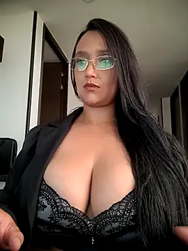 Esmeralda333 online show from July 22, 2026, 8:44 pm