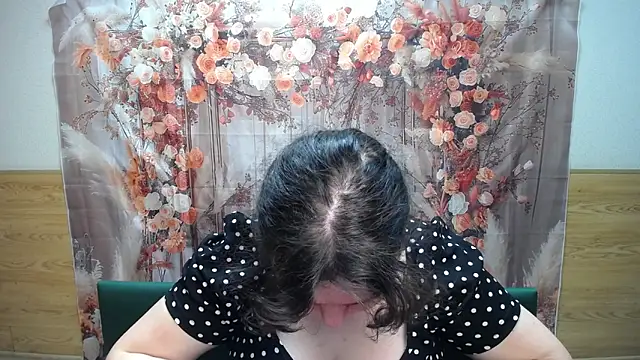 Snapshot of NeonilaLisova chatting on February 2, 2026, 12:15 pm NeonilaLisova online show from February 2, 2026, 12:15 pm