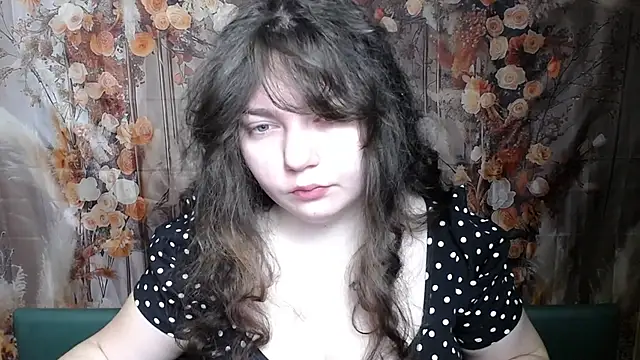 Snapshot of NeonilaLisova chatting on February 5, 2026, 6:09 am NeonilaLisova online show from February 5, 2026, 6:09 am