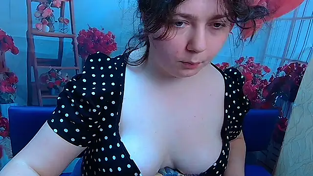 Snapshot of NeonilaLisova chatting on February 10, 2026, 2:16 pm NeonilaLisova online show from February 10, 2026, 2:16 pm