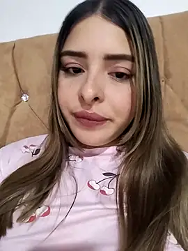 Snapshot of Nahomy_cm chatting on April 22, 2026, 4:08 am Nahomy cm online show from April 22, 2026, 4:08 am