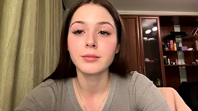 Adel strongwoman online show from March 25, 2026, 6:18 pm