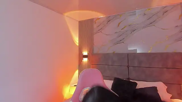 hannaferrati online show from November 26, 2025, 6:02 am