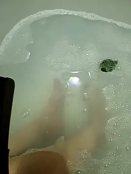 Snapshot of Anayssa_ chatting on February 14, 2026, 6:19 pm Anayssa online show from February 14, 2026, 6:19 pm