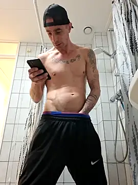 kompiee online show from November 23, 2025, 12:20 am