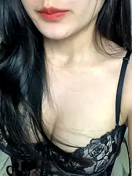    Lily    online show from October 2, 2025, 3:37 pm