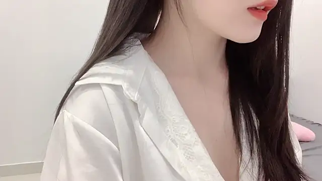    Lily    online show from May 9, 2026, 4:43 pm