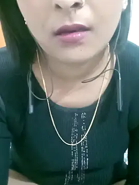 Queen Kushi4 online show from April 12, 2026, 6:00 pm