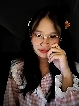 saronla 03 online show from September 19, 2025, 3:27 pm