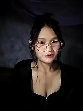 saronla 03 online show from November 24, 2025, 3:23 pm