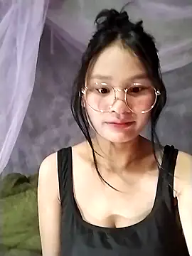 saronla 03 online show from November 28, 2025, 2:06 pm