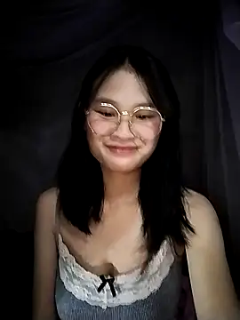 saronla 03 online show from November 9, 2025, 1:37 pm