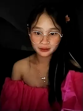 saronla 03 online show from September 21, 2025, 4:01 pm