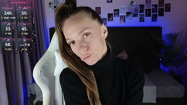 Jesica mooon online show from February 26, 2026, 1:27 am