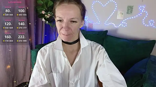 Jesica mooon online show from February 14, 2026, 1:28 am