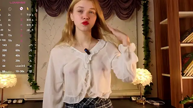 Snapshot of TomokoRocha chatting on February 13, 2026, 1:05 am TomokoRocha online show from February 13, 2026, 1:05 am