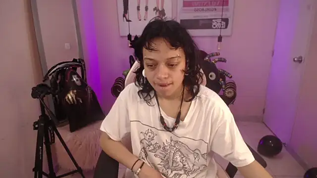 LadyWawy online show from October 19, 2025, 1:58 pm