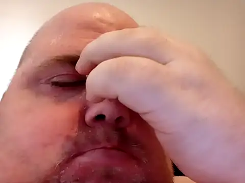 Snapshot of Nigel1121 chatting on April 7, 2026, 12:23 am Nigel1121 online show from April 7, 2026, 12:23 am