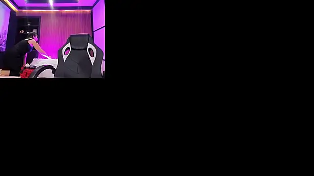 Snapshot of SamaraAnders_ chatting on June 16, 2026, 5:29 am SamaraAnders online show from June 16, 2026, 5:29 am