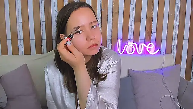 Snapshot of Laura_Ellinss chatting on September 17, 2025, 6:59 am Laura Ellinss online show from September 17, 2025, 6:59 am