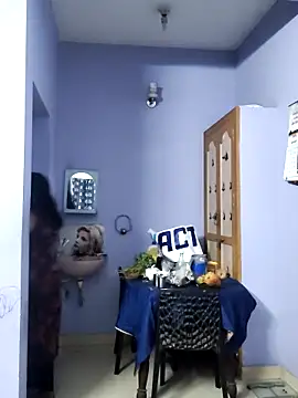 mallu-lover online show from March 25, 2026, 3:06 am