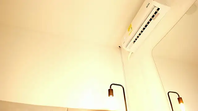 Snapshot of Lilith_Blaze_ chatting on February 16, 2026, 1:21 pm Lilith Blaze online show from February 16, 2026, 1:21 pm