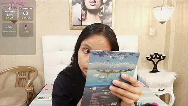 Snapshot of Miladiosa chatting on February 12, 2026, 12:38 pm Miladiosa online show from February 12, 2026, 12:38 pm