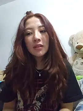 Snapshot of lunnaa_ chatting on May 28, 2026, 4:20 am lunnaa online show from May 28, 2026, 4:20 am
