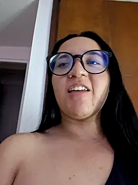 sara roy04  online show from October 8, 2025, 3:52 am