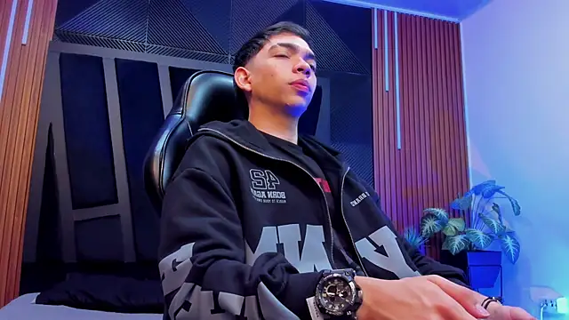 Eryonbradley online show from October 3, 2025, 11:34 am