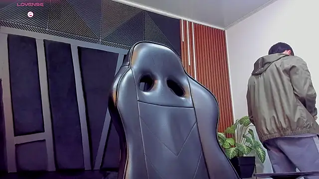 Eryonbradley online show from October 1, 2025, 11:25 am