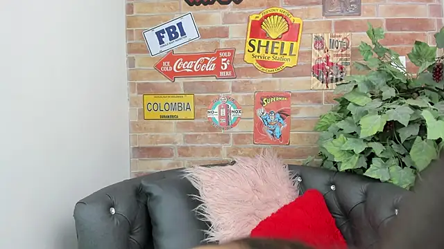 misss luxury online show from December 2, 2025, 11:01 am