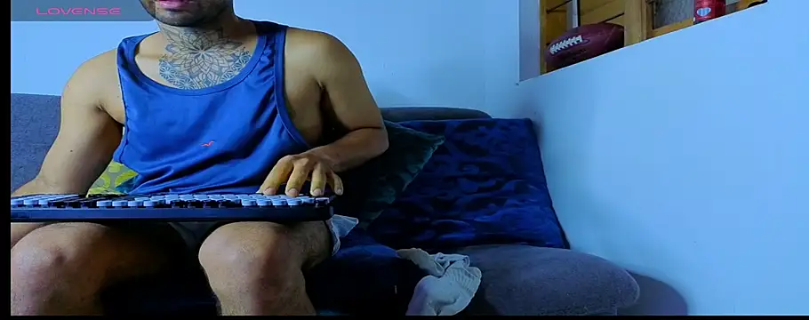 Snapshot of tomas_smith1 chatting on May 19, 2026, 10:11 am tomas smith1 online show from May 19, 2026, 10:11 am