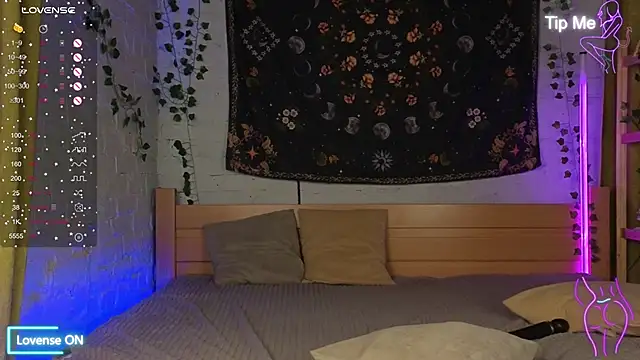 Bekky Hammon online show from October 29, 2025, 3:27 am