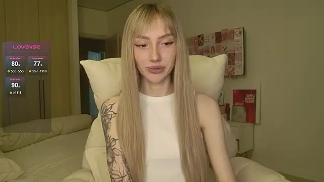 Lunainnk online show from March 9, 2026, 2:37 am