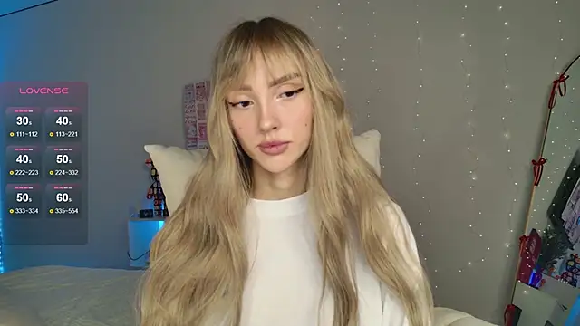 Lunainnk online show from December 20, 2025, 3:42 am