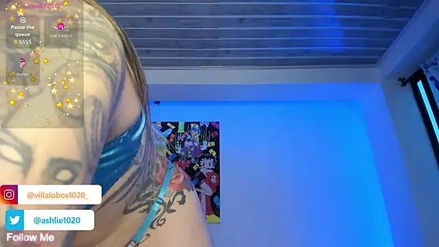 MiaVillalobos online show from November 10, 2025, 10:48 pm