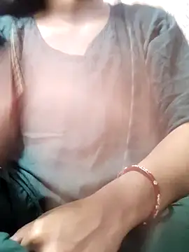 Cute pinkii online show from March 9, 2026, 7:39 pm